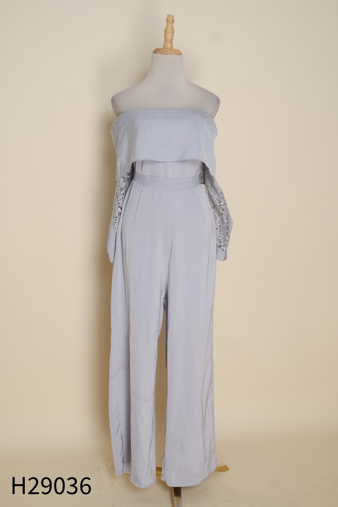 jumpsuit xám phối ren