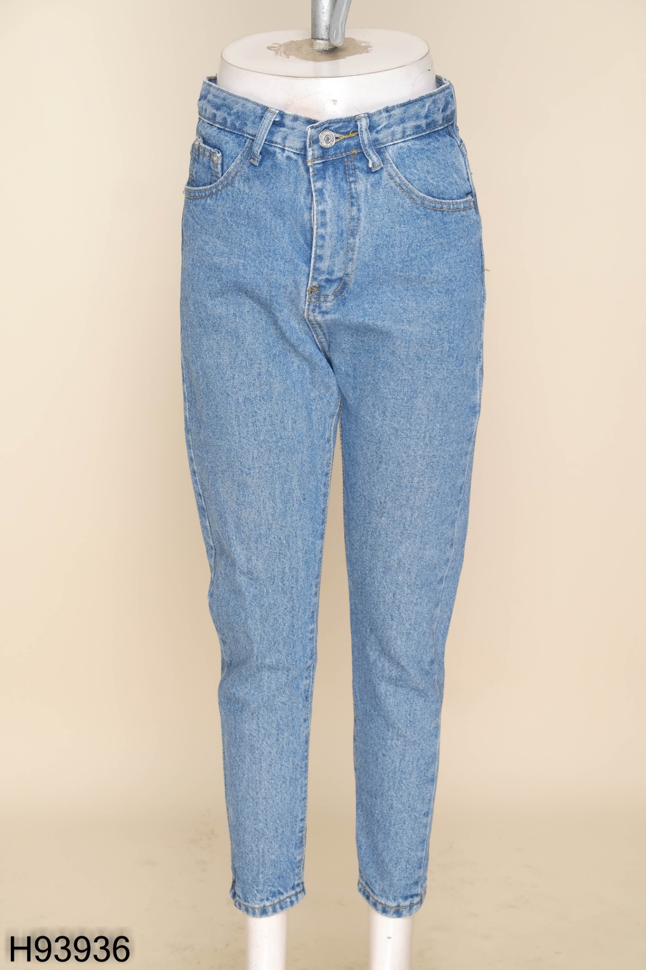 Quần jeans xanh trơn