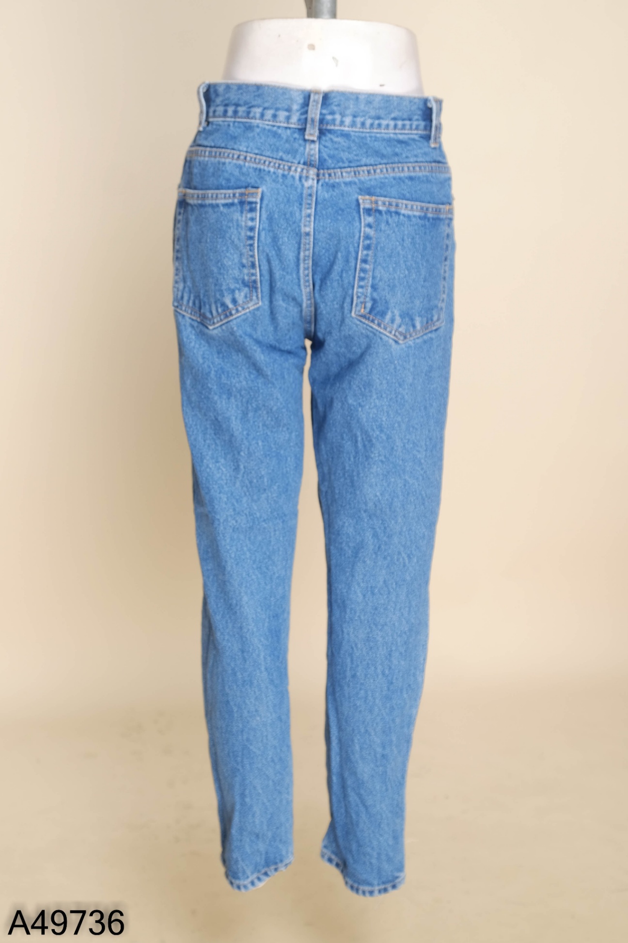 Quần jeans xanh trơn