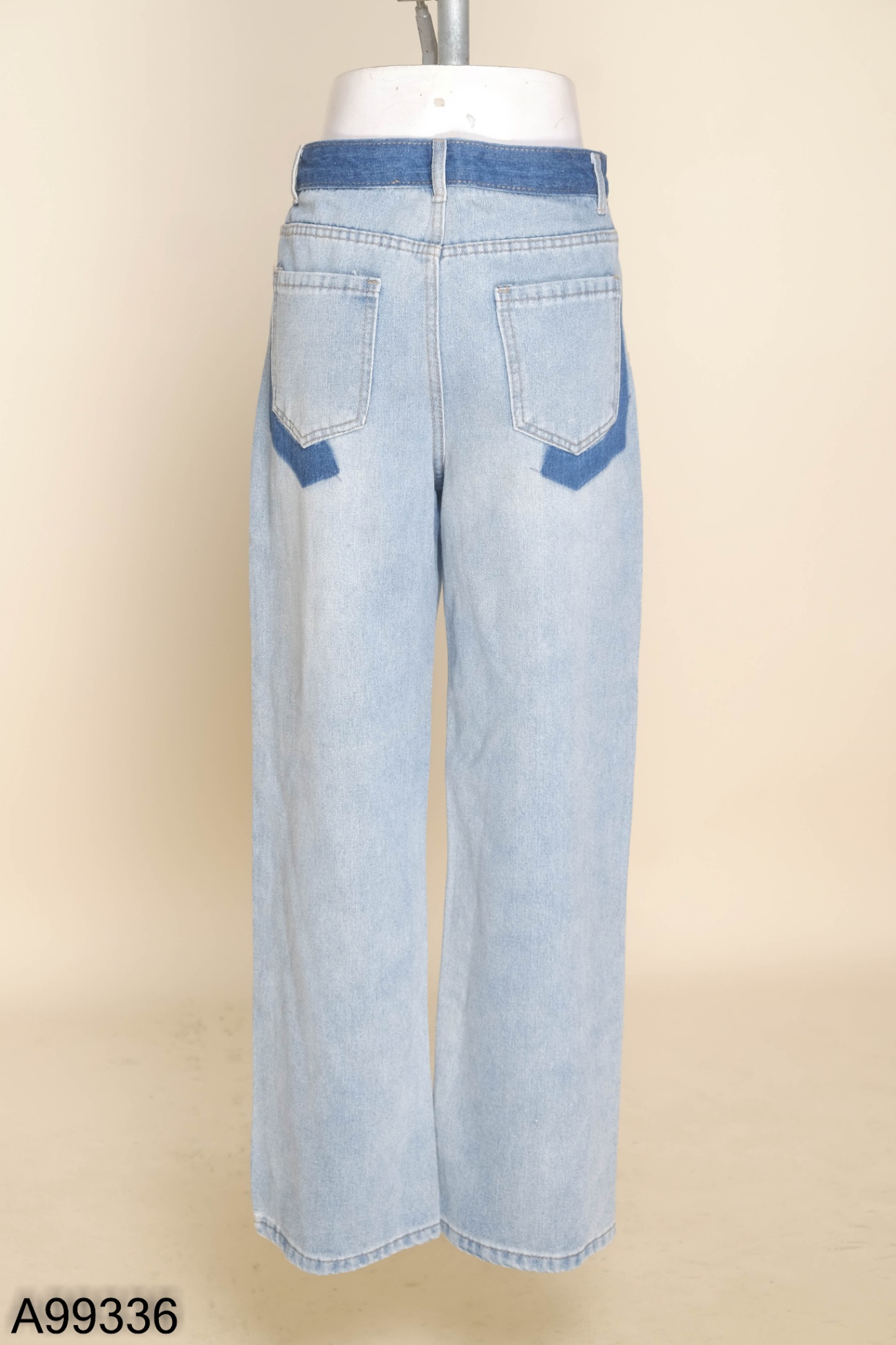 Quần jeans xanh sọc đậm