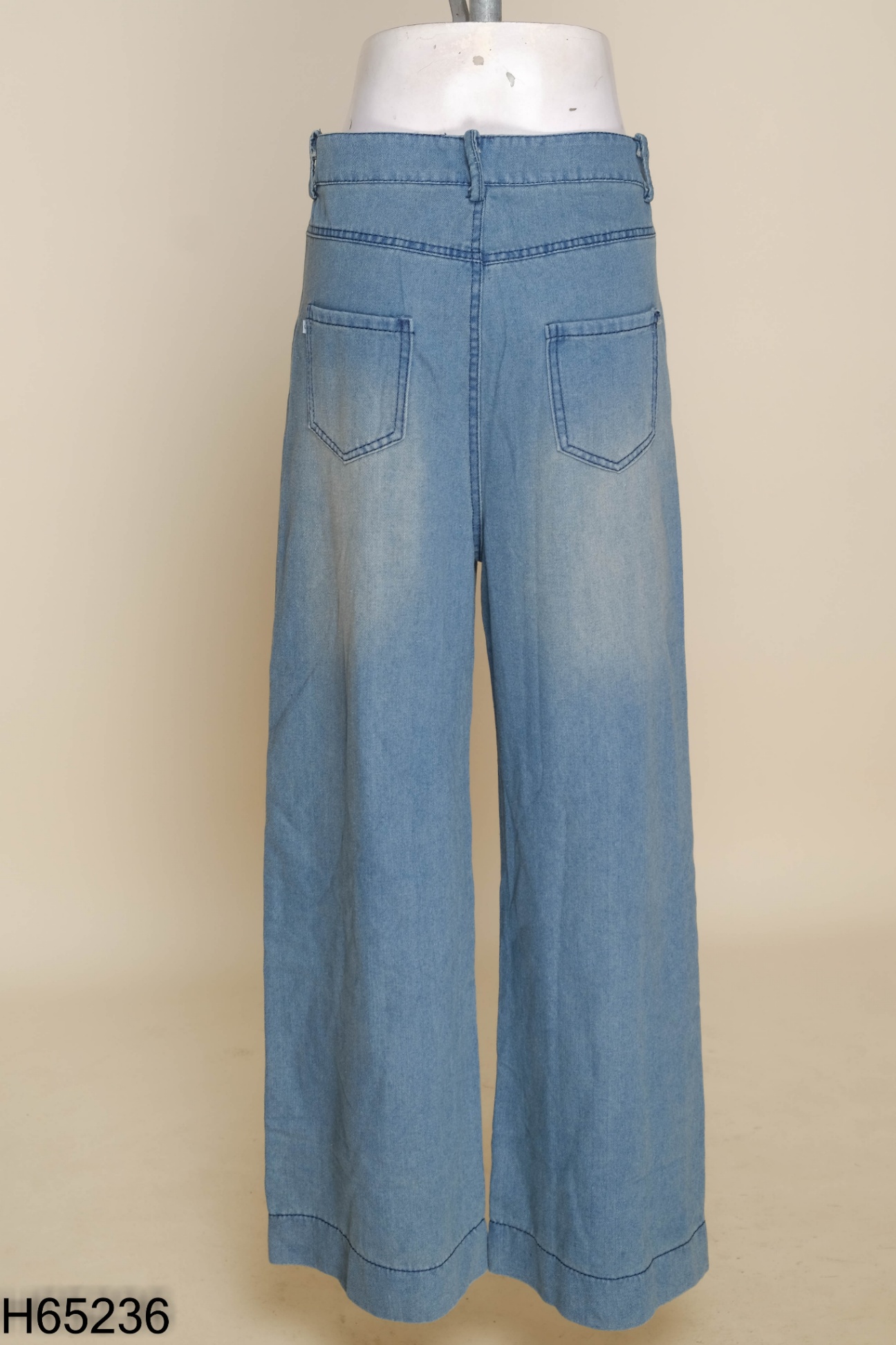 Quần jeans xanh ống suông