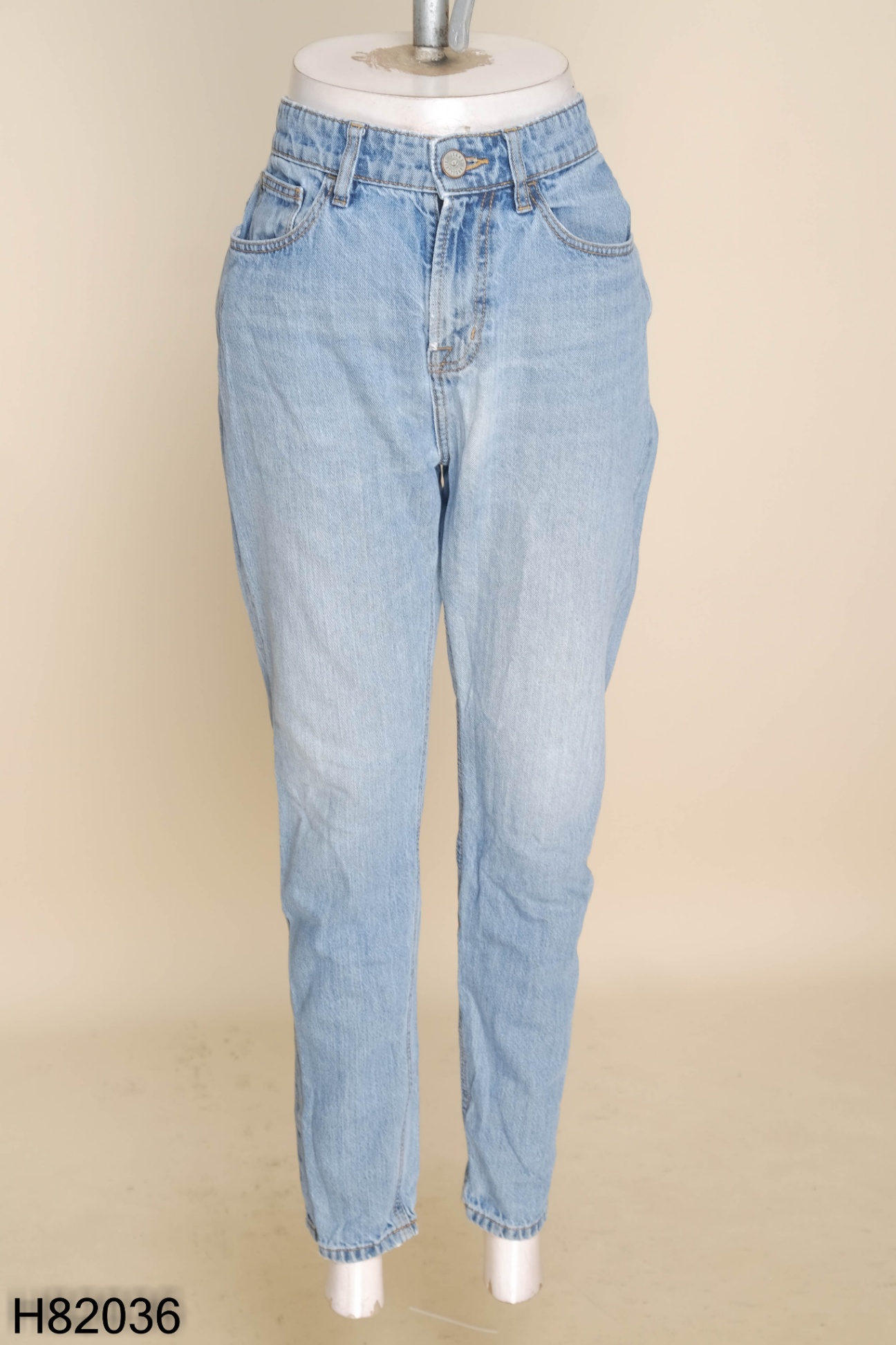 Quần jeans xanh trơn