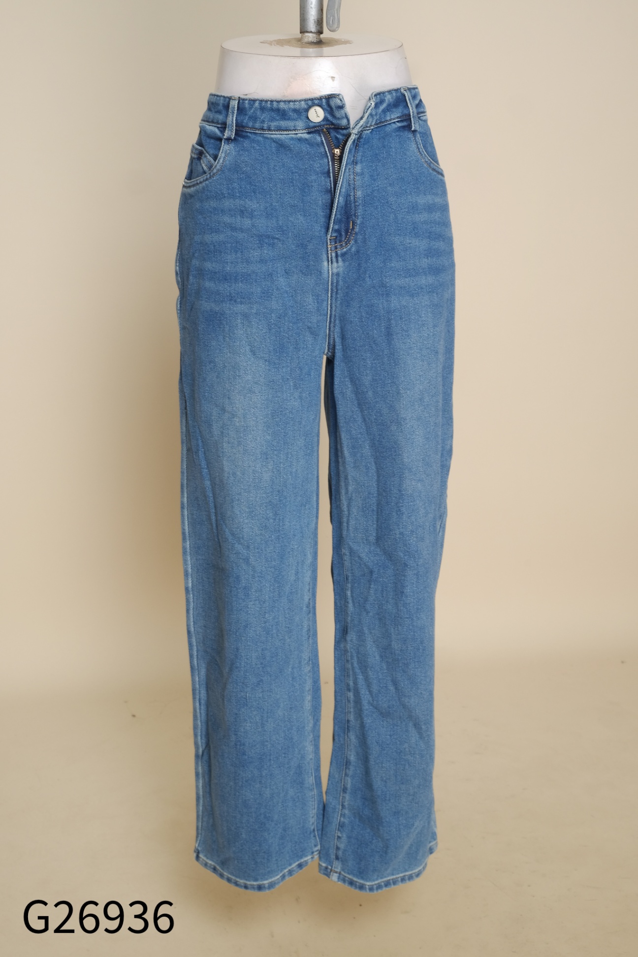 Quần jeans xanh đậm