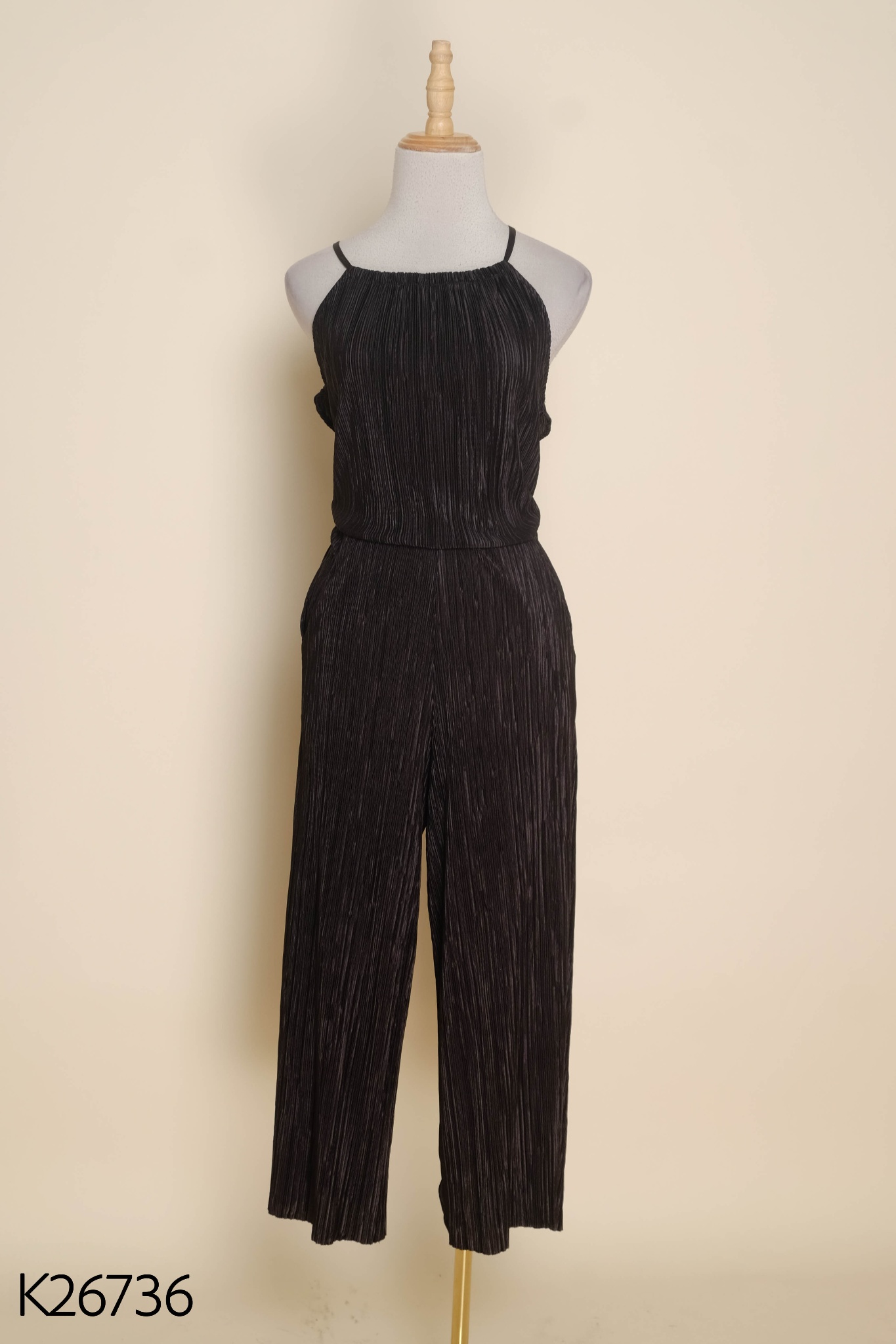 Jumpsuits HM đen xếp ly nhỏ