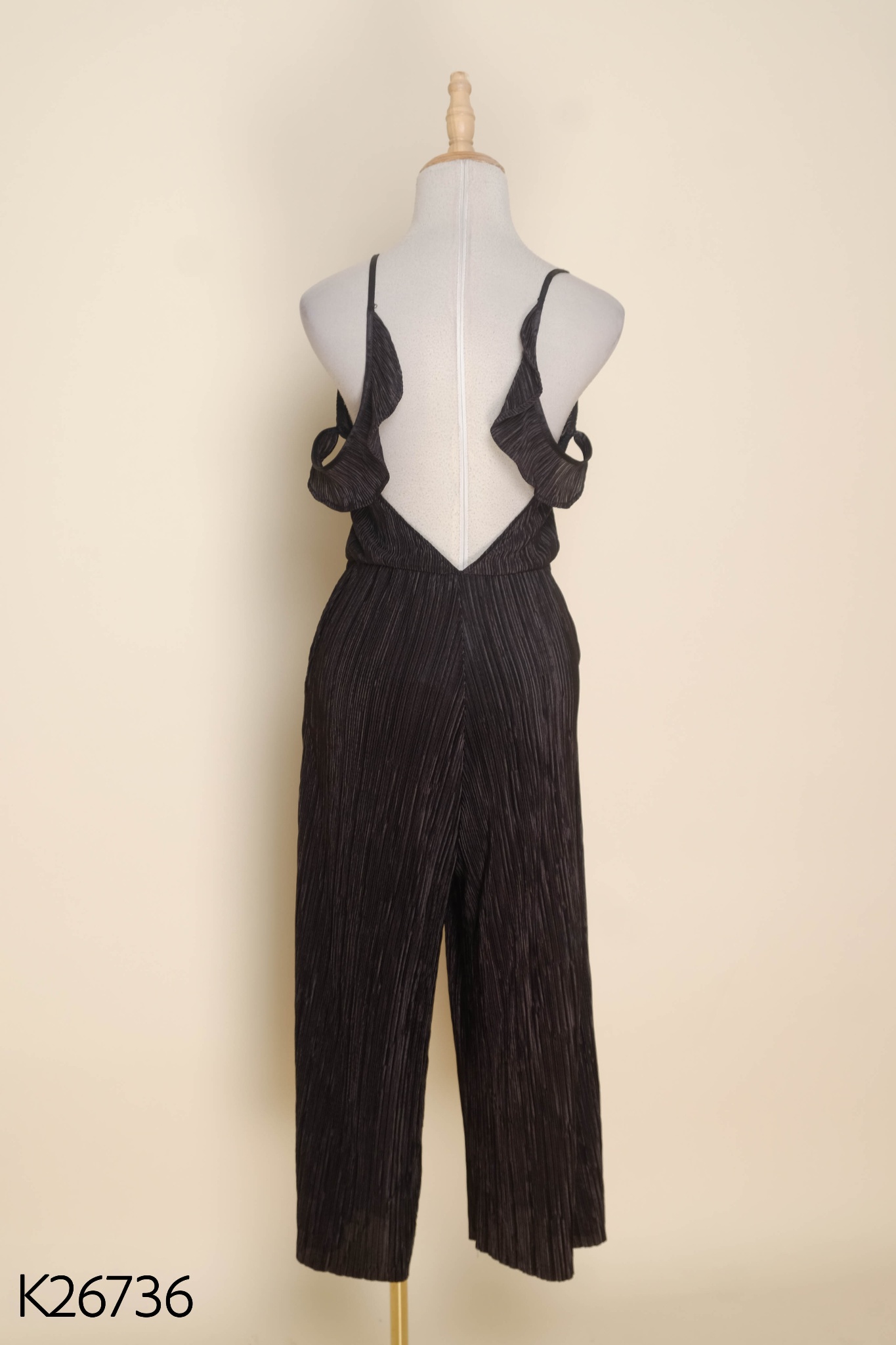 Jumpsuits HM đen xếp ly nhỏ