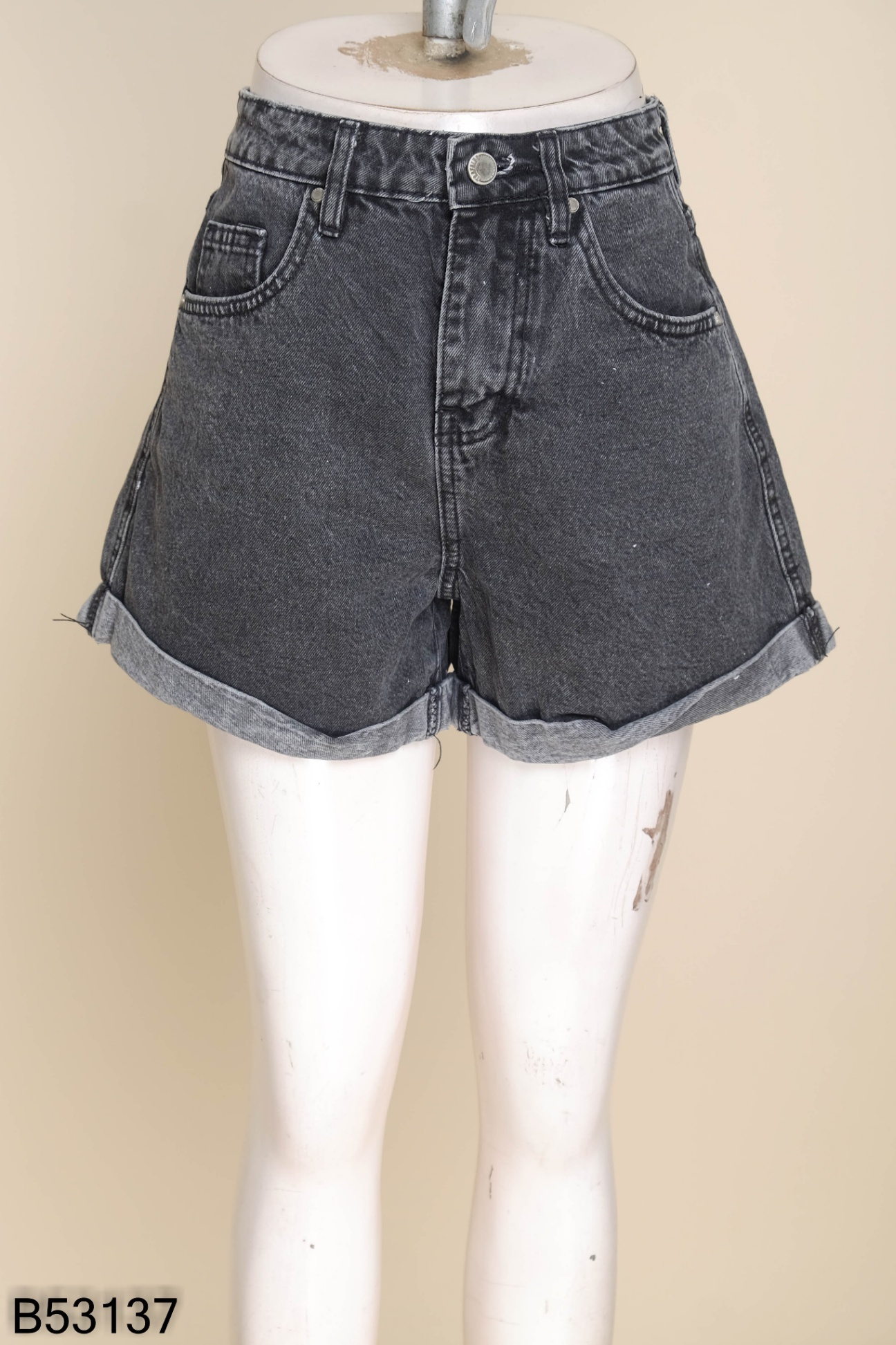 Quần shorts jeans ZARA xám