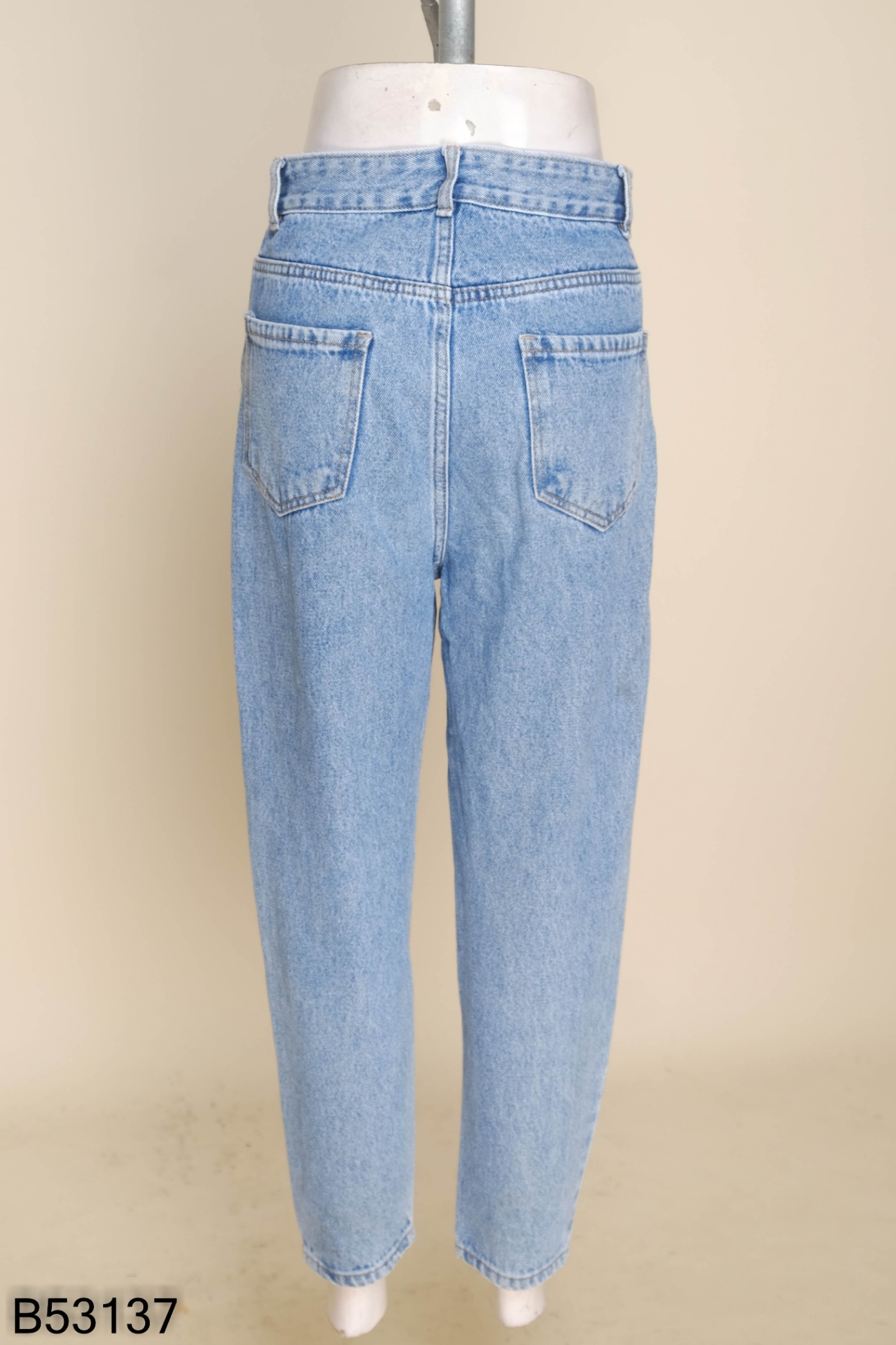 Quần jeans xanh trơn