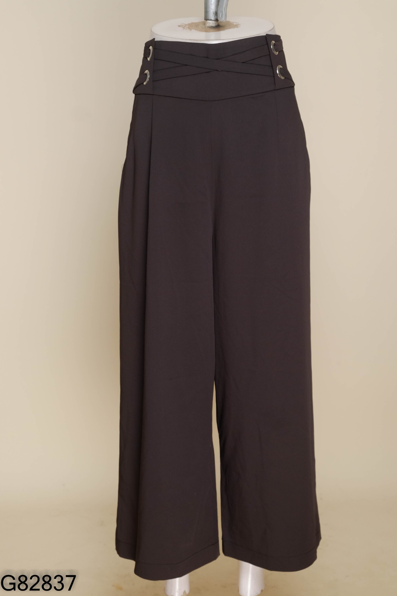 Quần culottes MAY đen đan dây eo