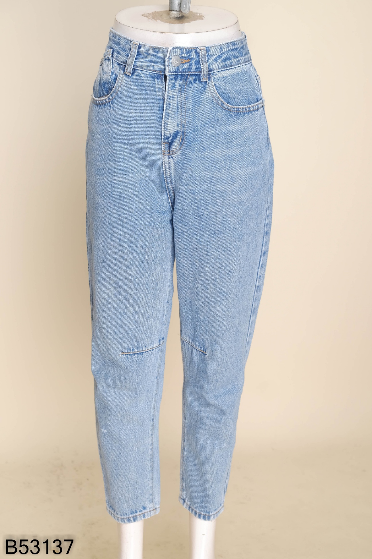 Quần jeans xanh trơn