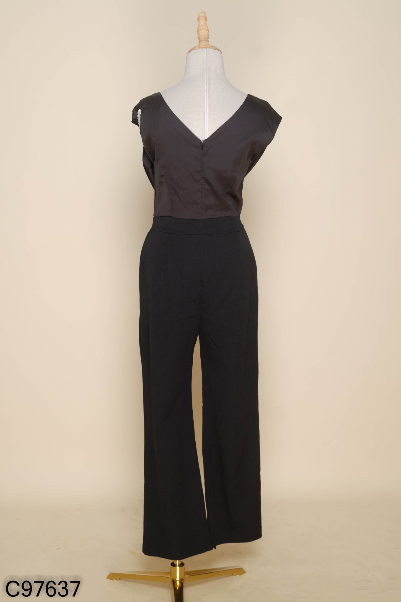 NEWTAG Jumpsuits đen VY HOANG NGUYEN hoa phối ngọc