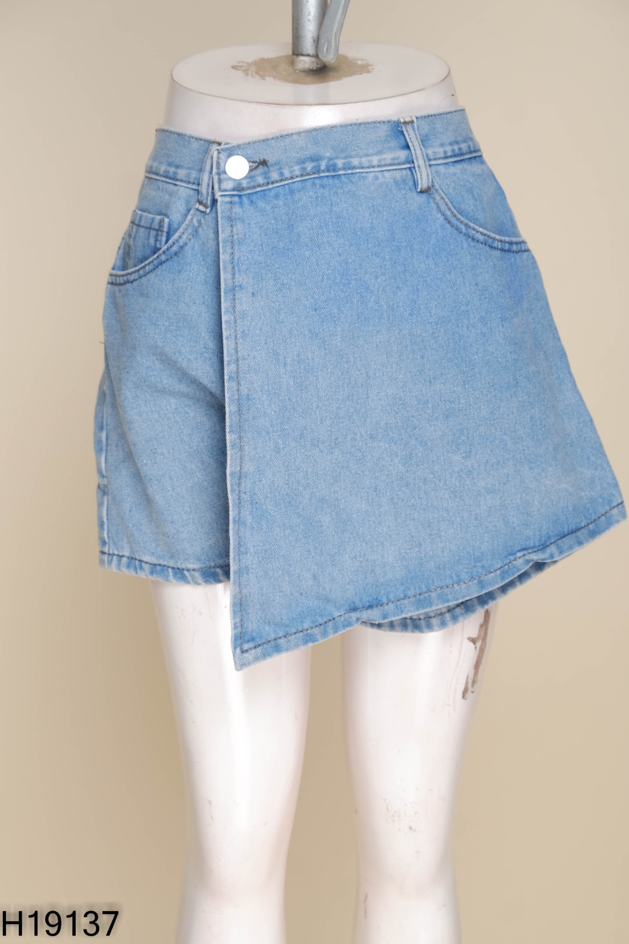 Quần shorts jeans xanh vạt