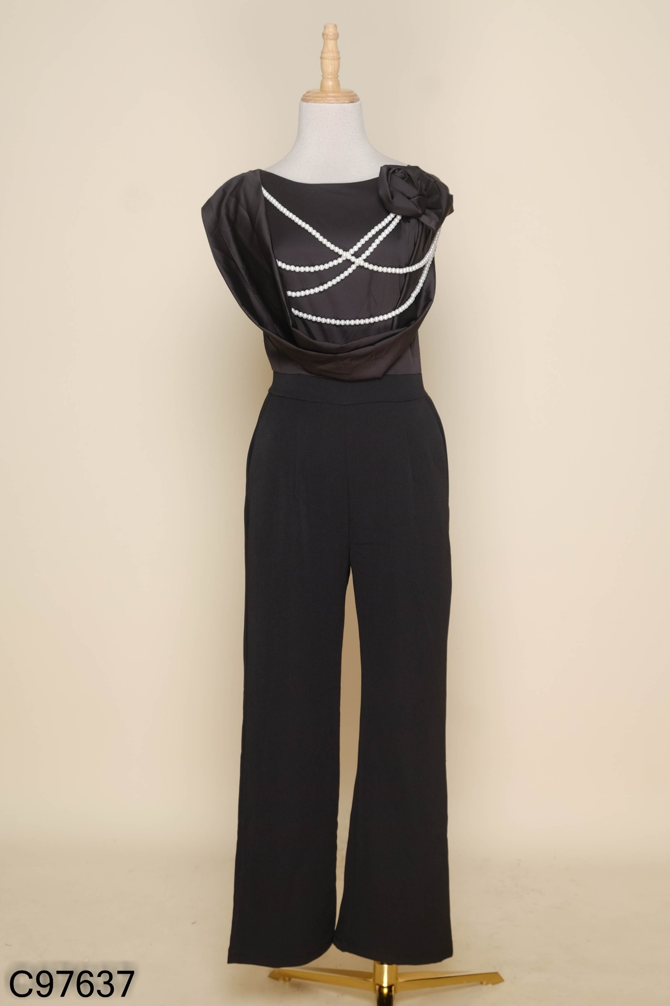 NEWTAG Jumpsuits đen VY HOANG NGUYEN hoa phối ngọc