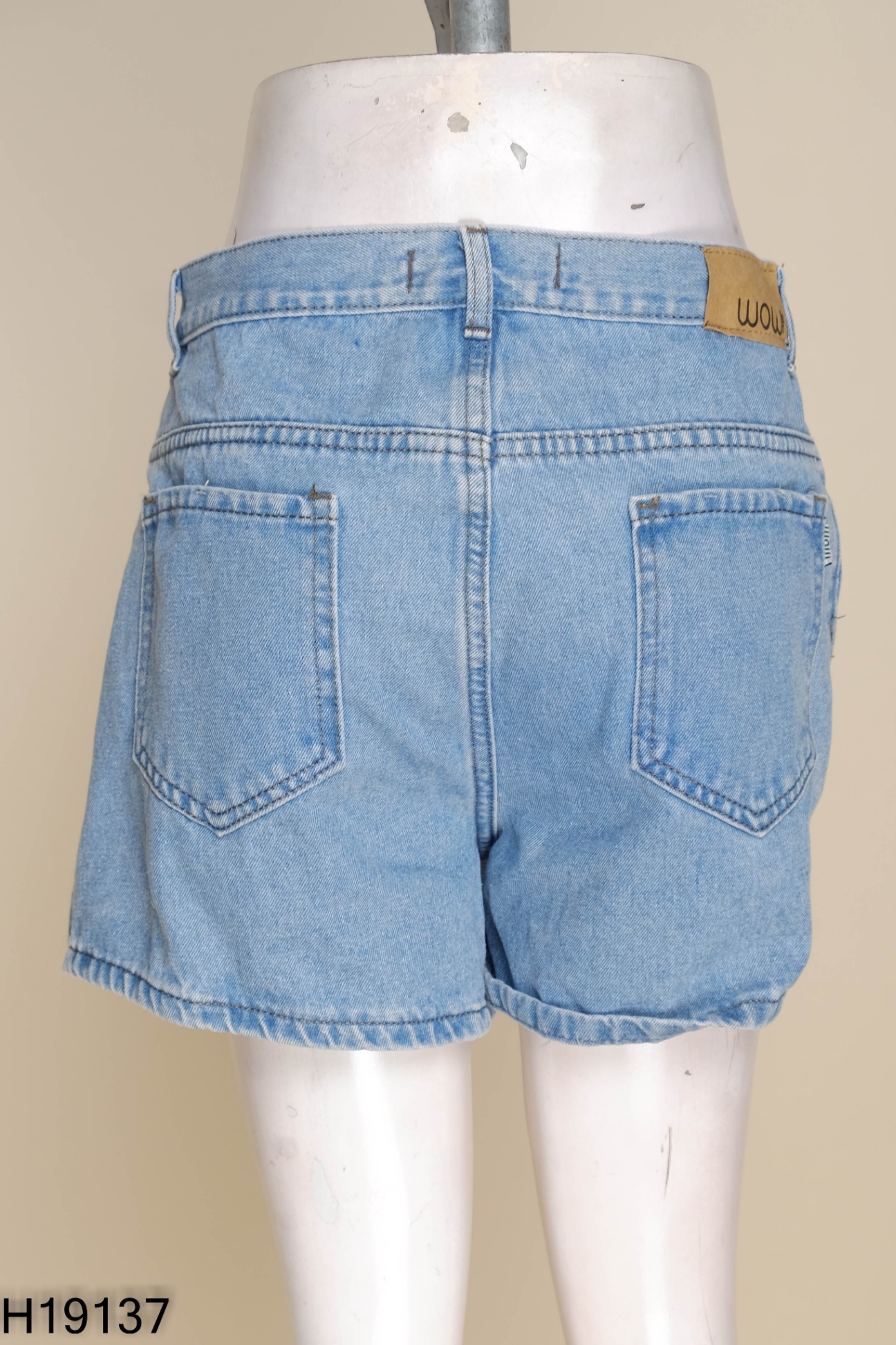 Quần shorts jeans xanh vạt