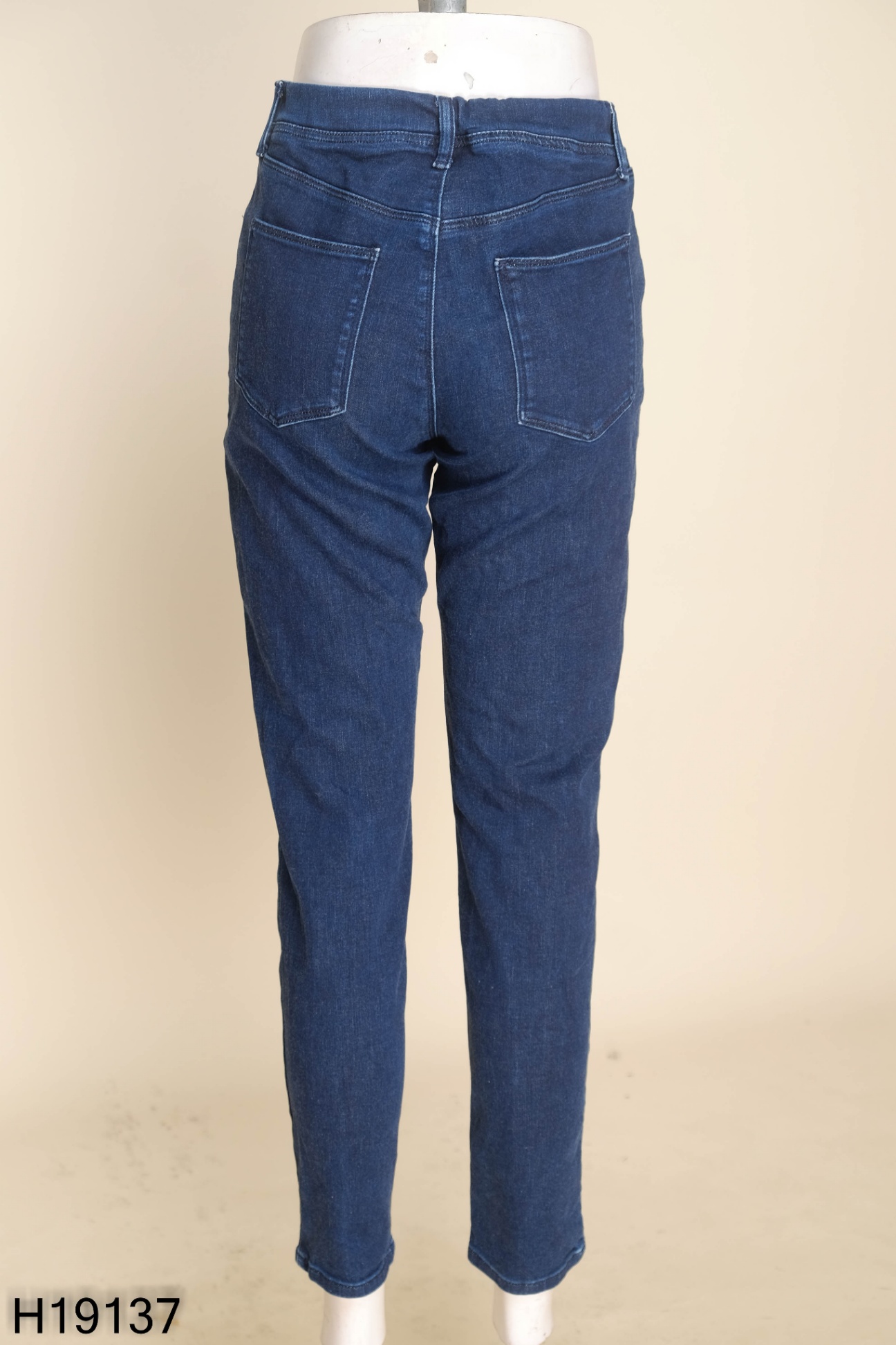 Quần jeans UNIQLO xanh đậm