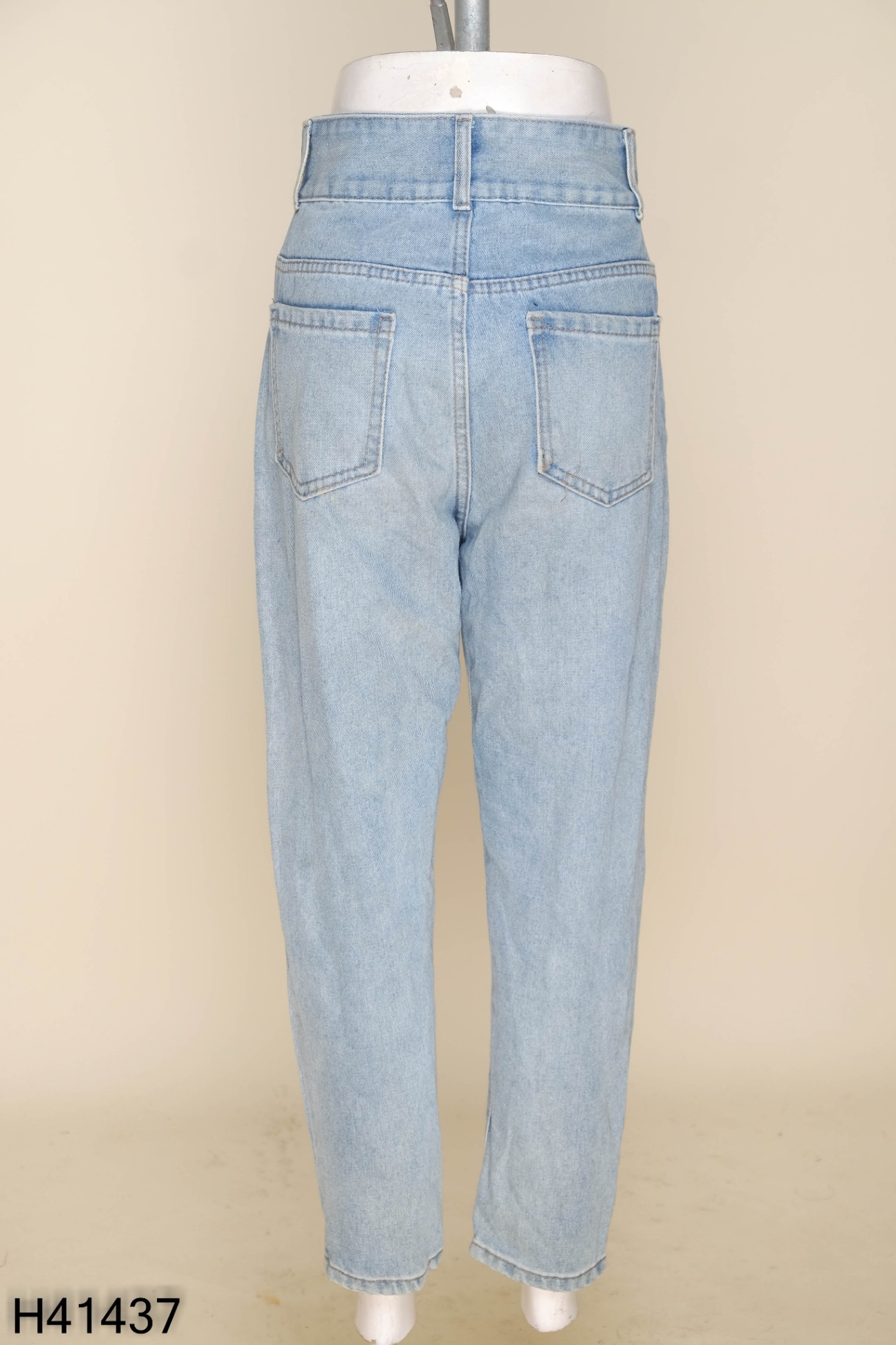 Quần jeans xanh trơn