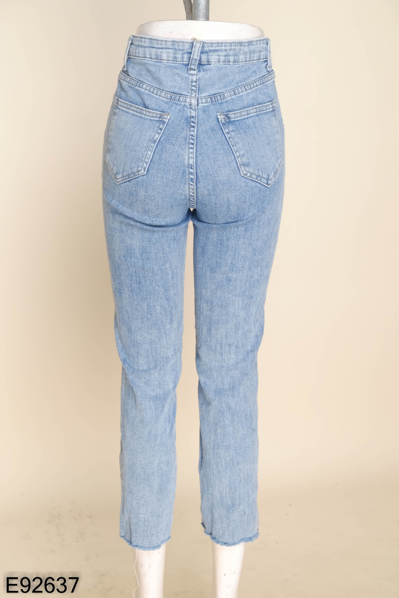 Quần jeans xanh trơn