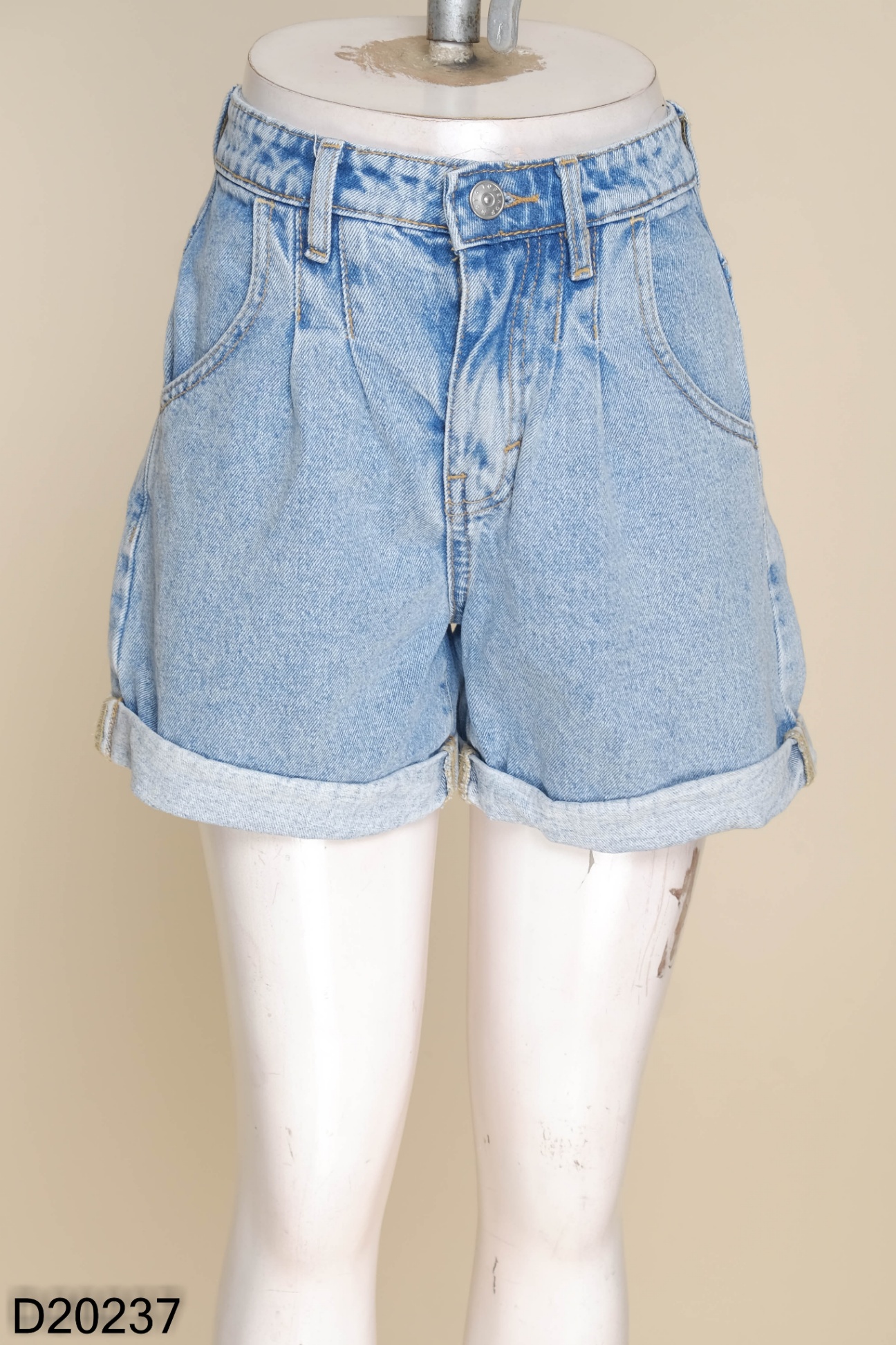 Quần shorts jeans xanh nhạt