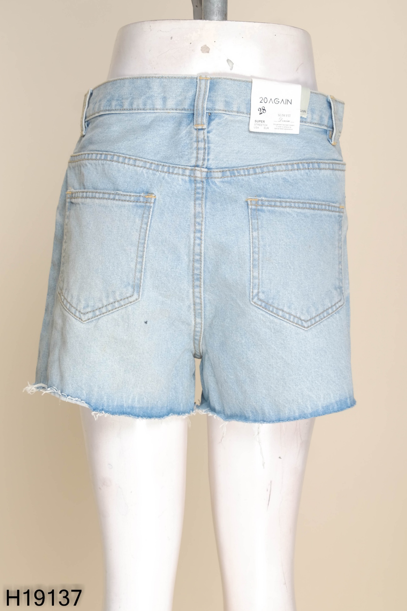 NEWTAG Quần shorts jeans 20AGAIN xanh rách