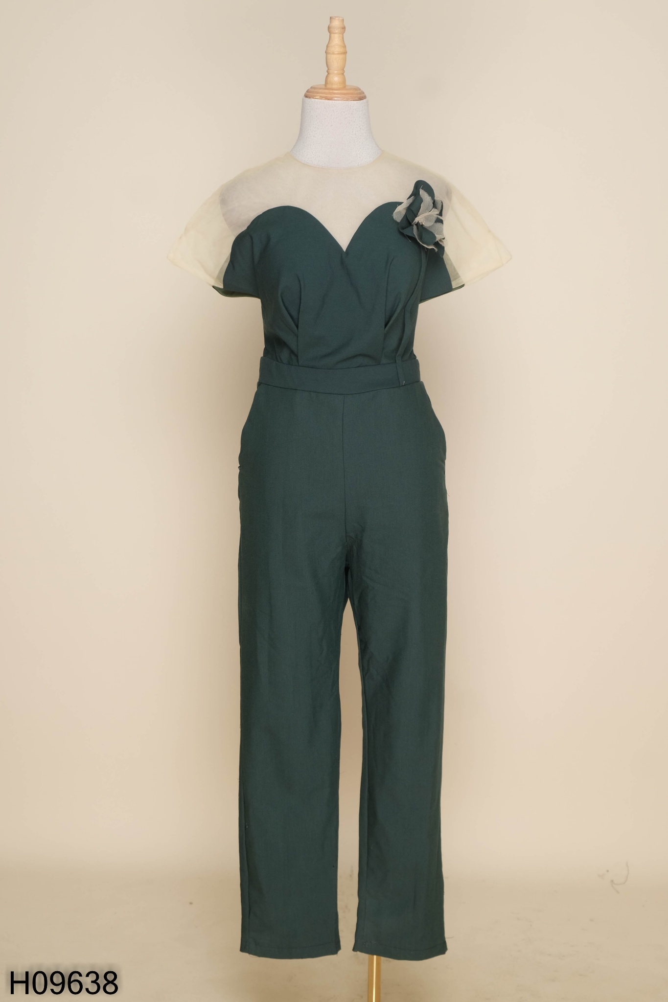 Jumpsuit xanh phối lưới be đính hoa