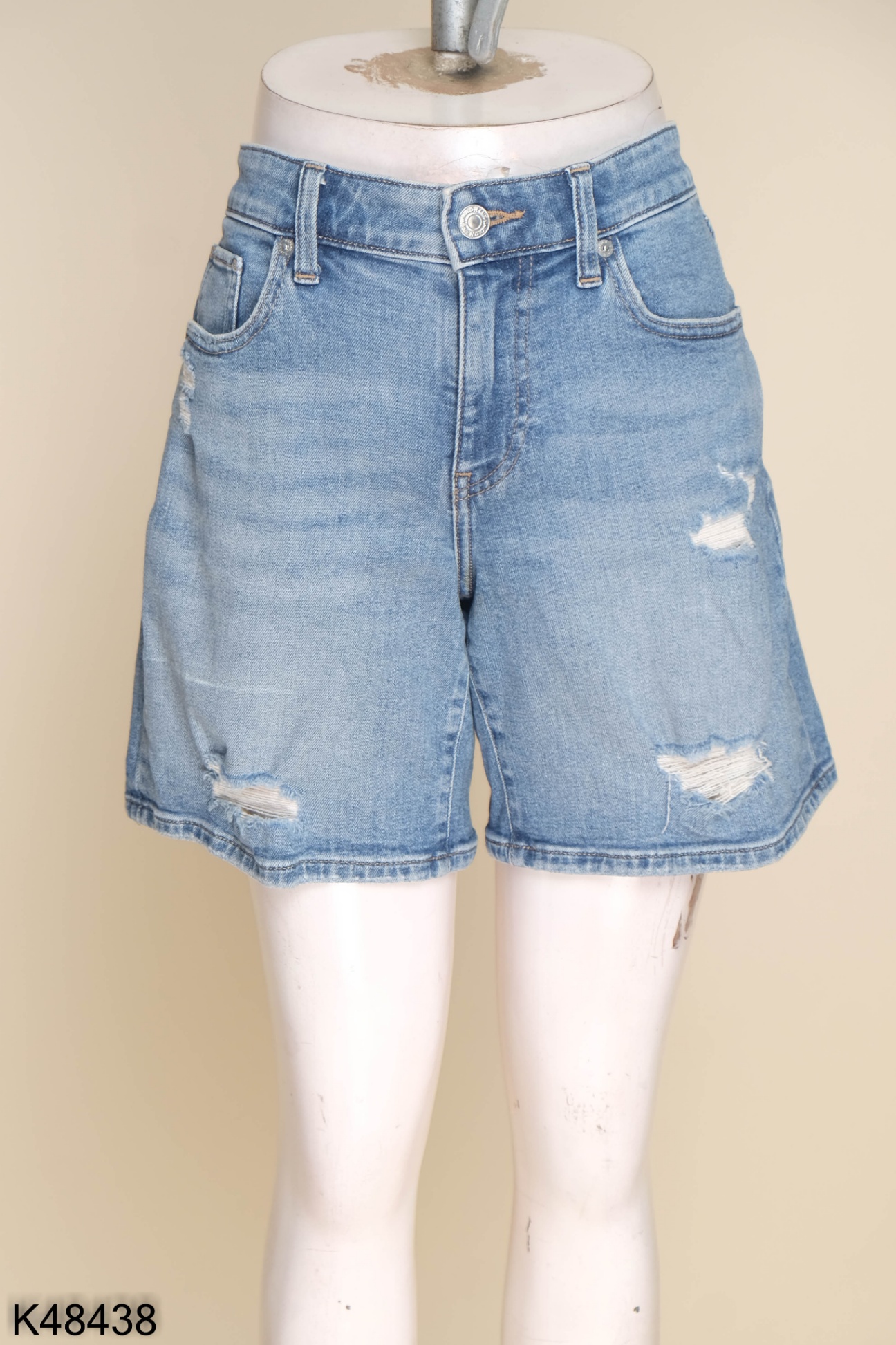 Quần shorts jeans UNIQLO xanh rách