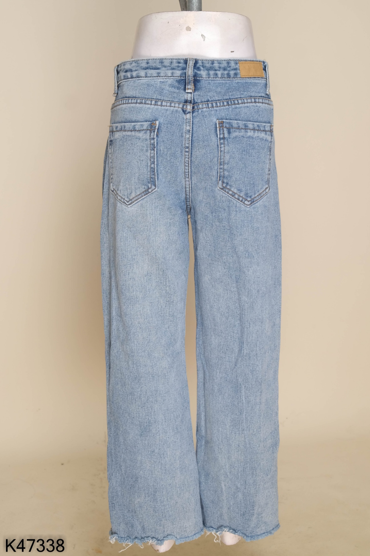 Quần jeans xanh trơn