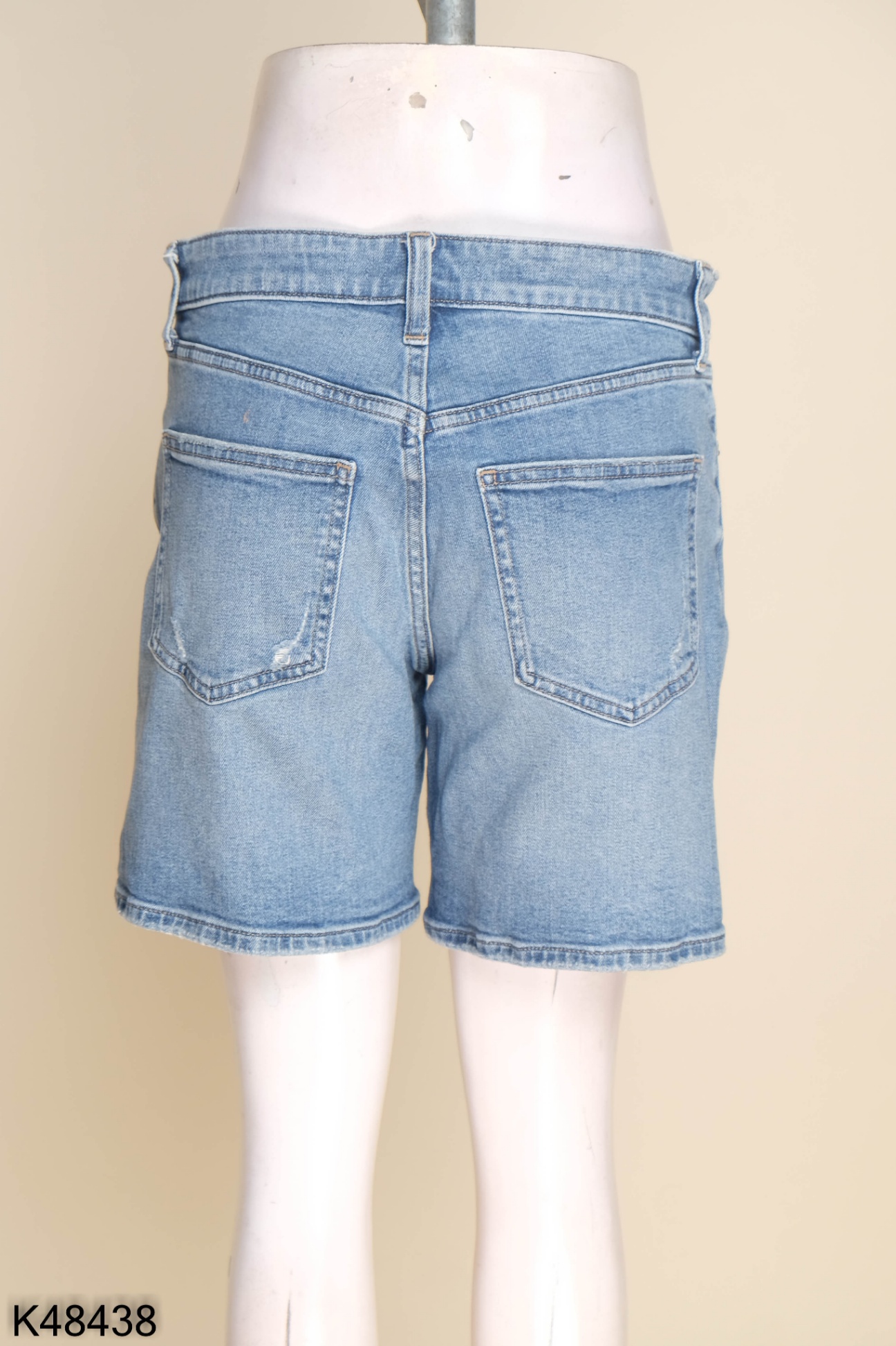 Quần shorts jeans UNIQLO xanh rách