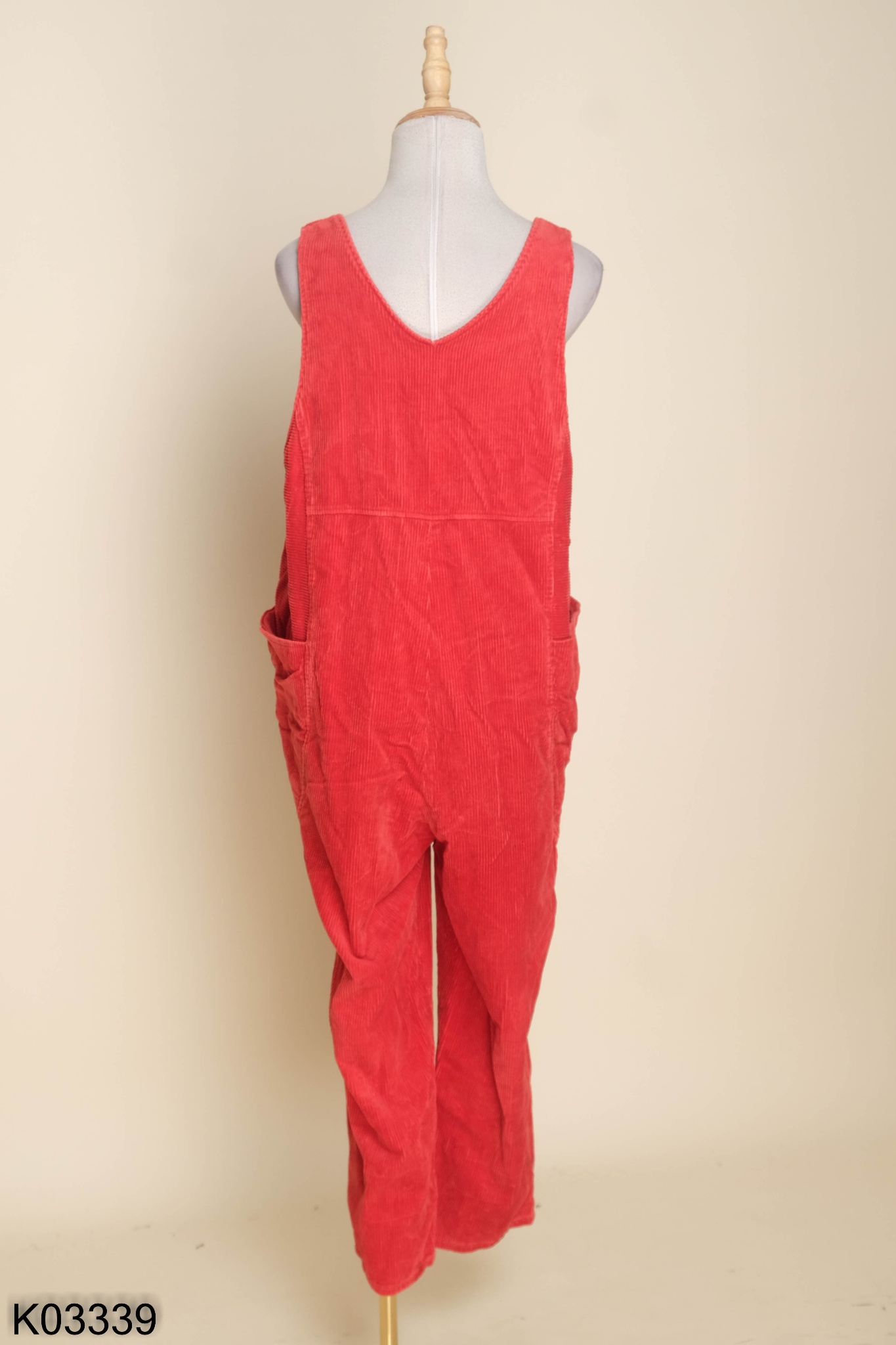 Jumpsuit sát nách nhung đỏ