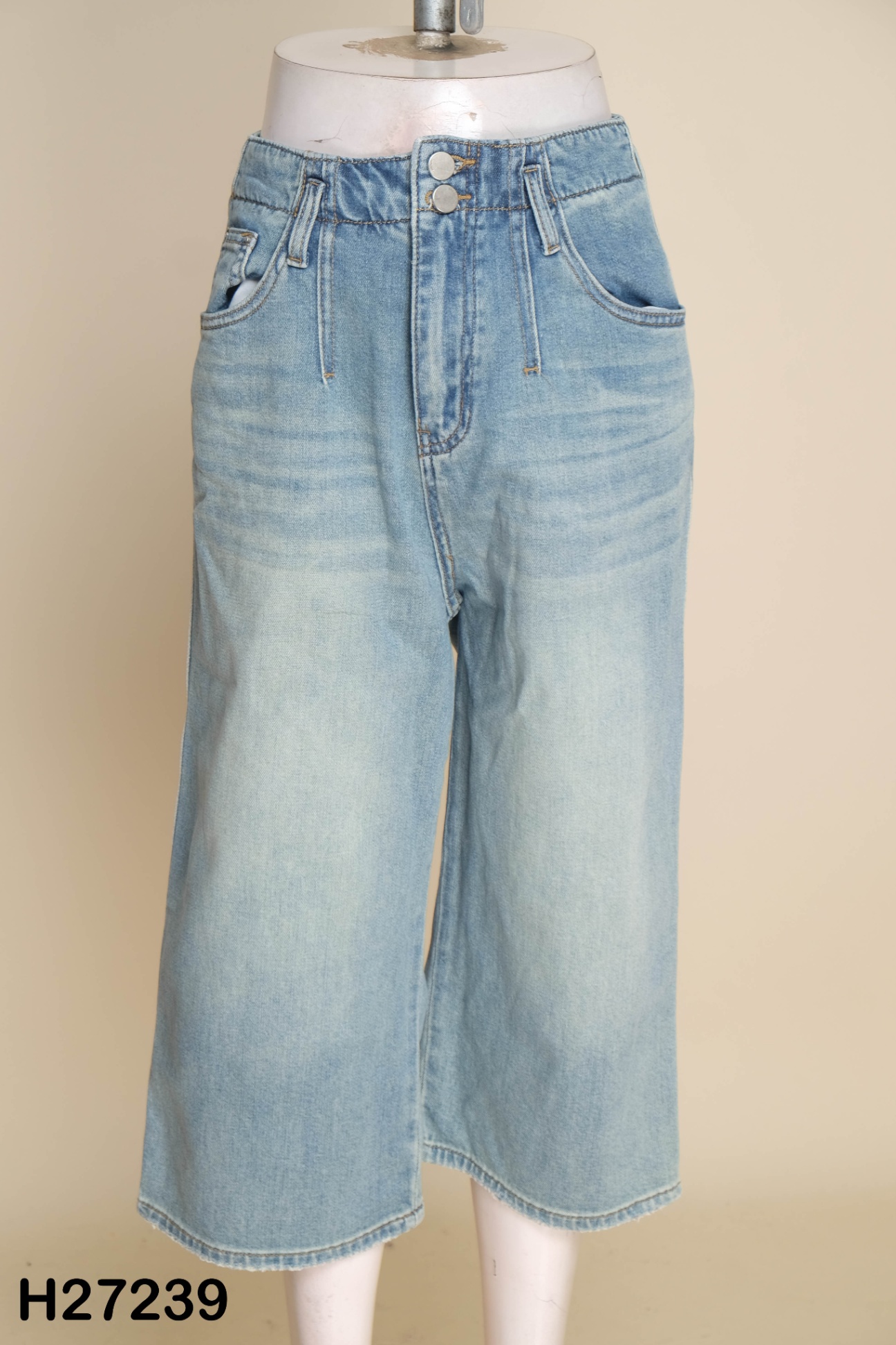 Quần jeans xanh lửng