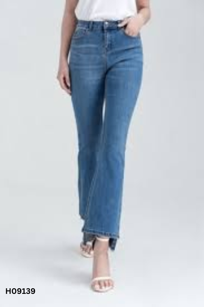 Quần jeans xanh trơn