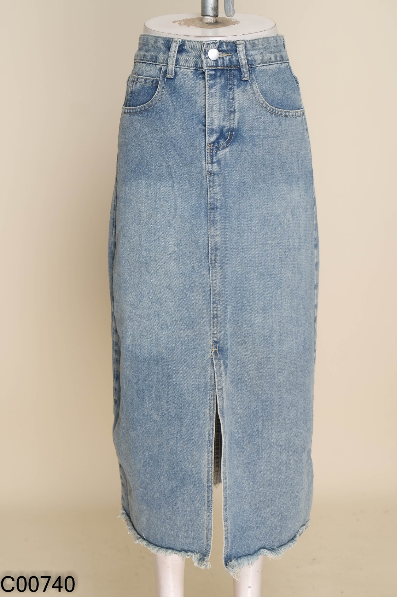 Chân váy jeans xanh tua rua