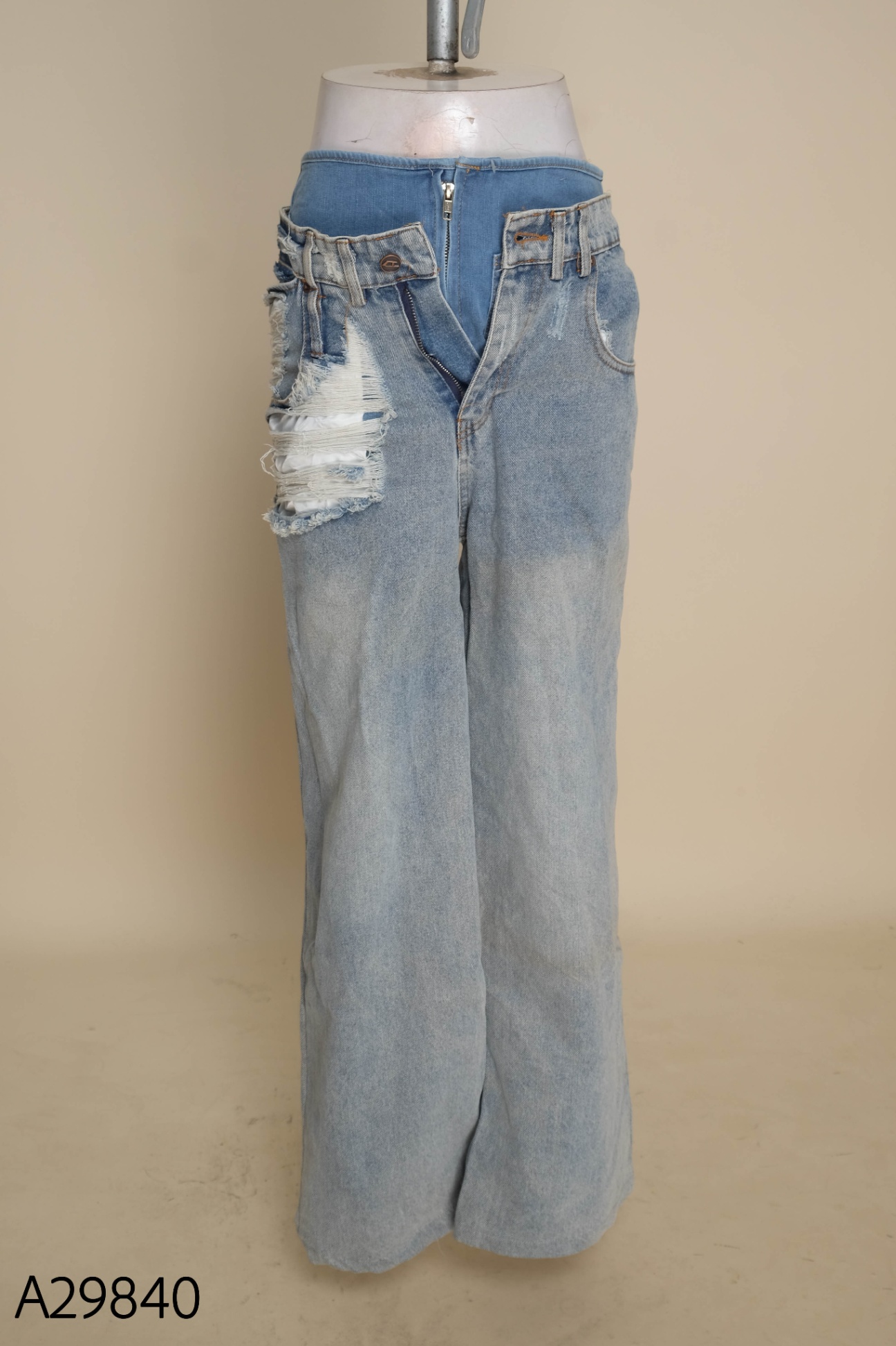 NEWTAG Quần jeans xanh rách