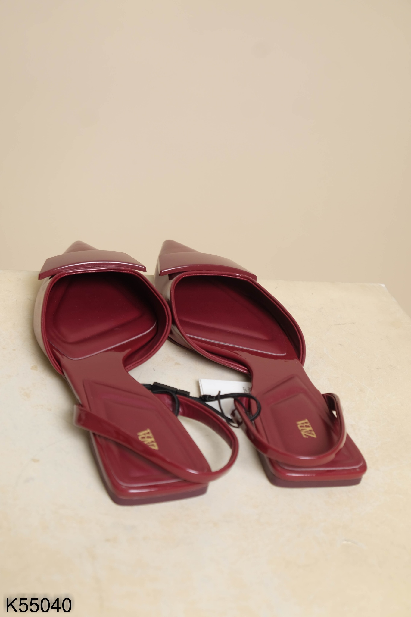 NEWTAG sandal đỏ mũi nhọn