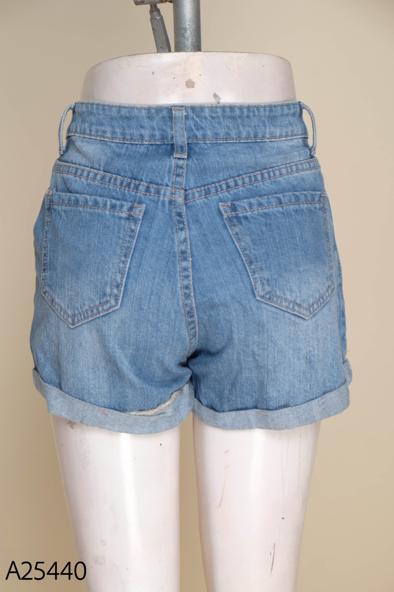 Quần shorts jeans 20AGAIN xanh rách