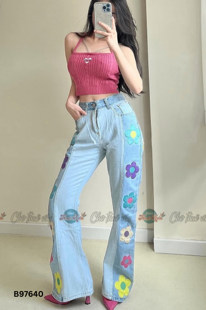 Quần jeans xanh hoa màu sắc