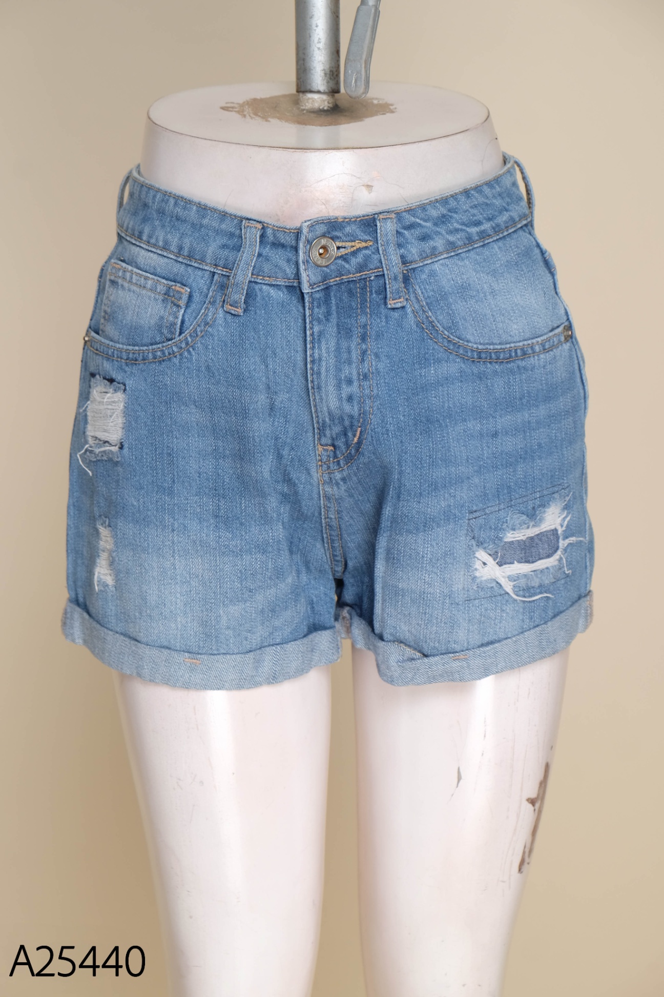 Quần shorts jeans 20AGAIN xanh rách