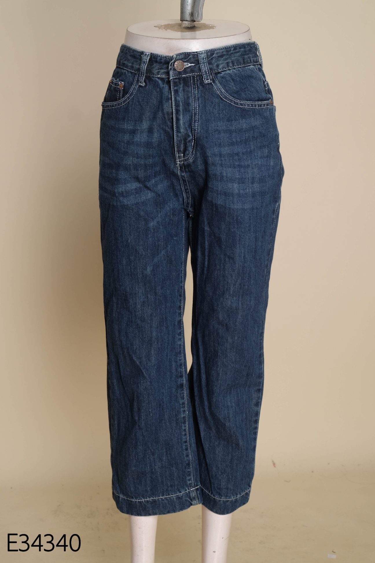 Quần jeans xanh đậm