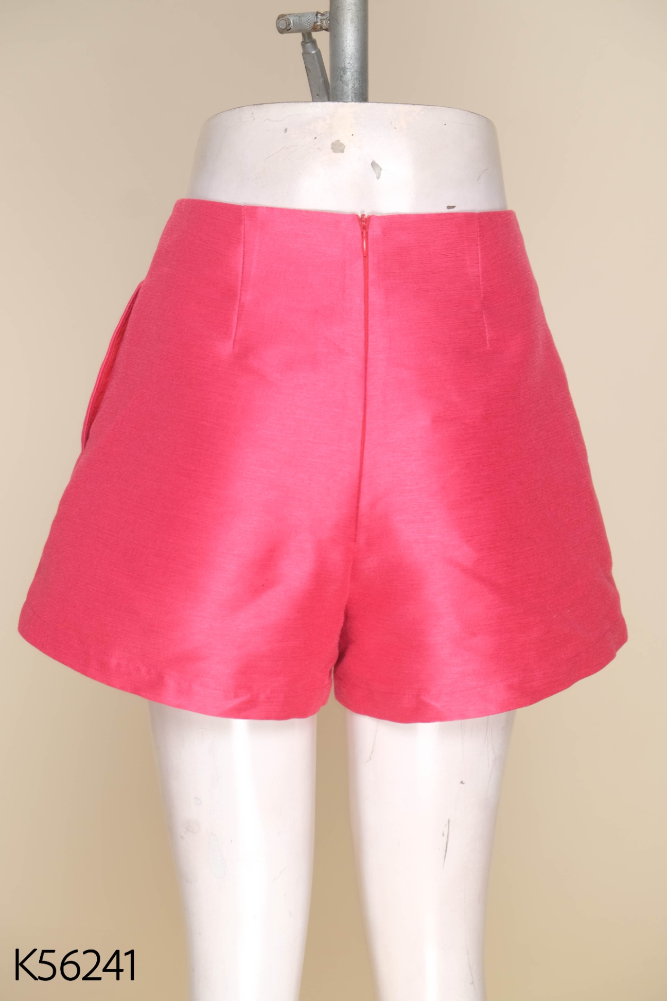 Quần shorts VICKY'S STORE taffta hồng