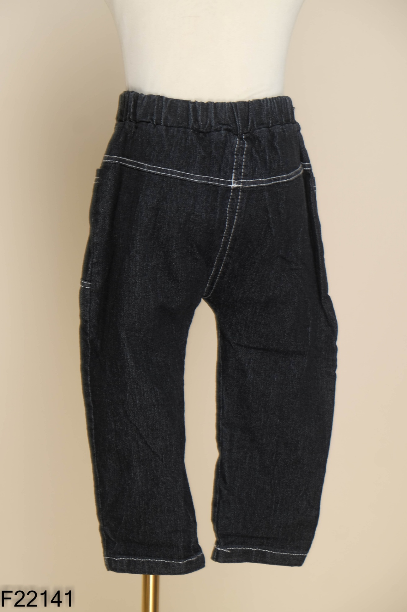 Quần jeans đen viền chỉ KIDS