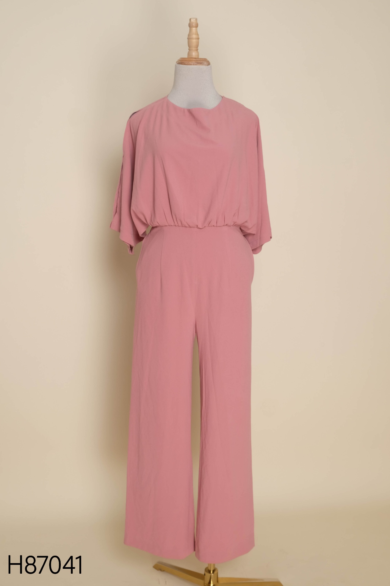 Jumpsuits hồng cánh dơi