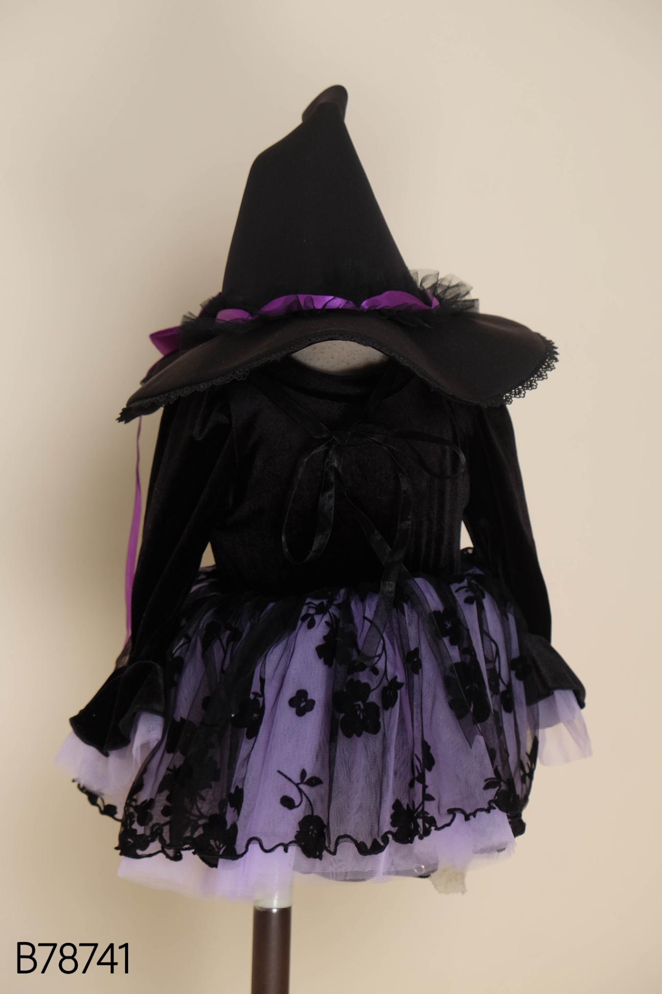 Váy đen phối lưới Halloween + mũ phù thủy KIDS