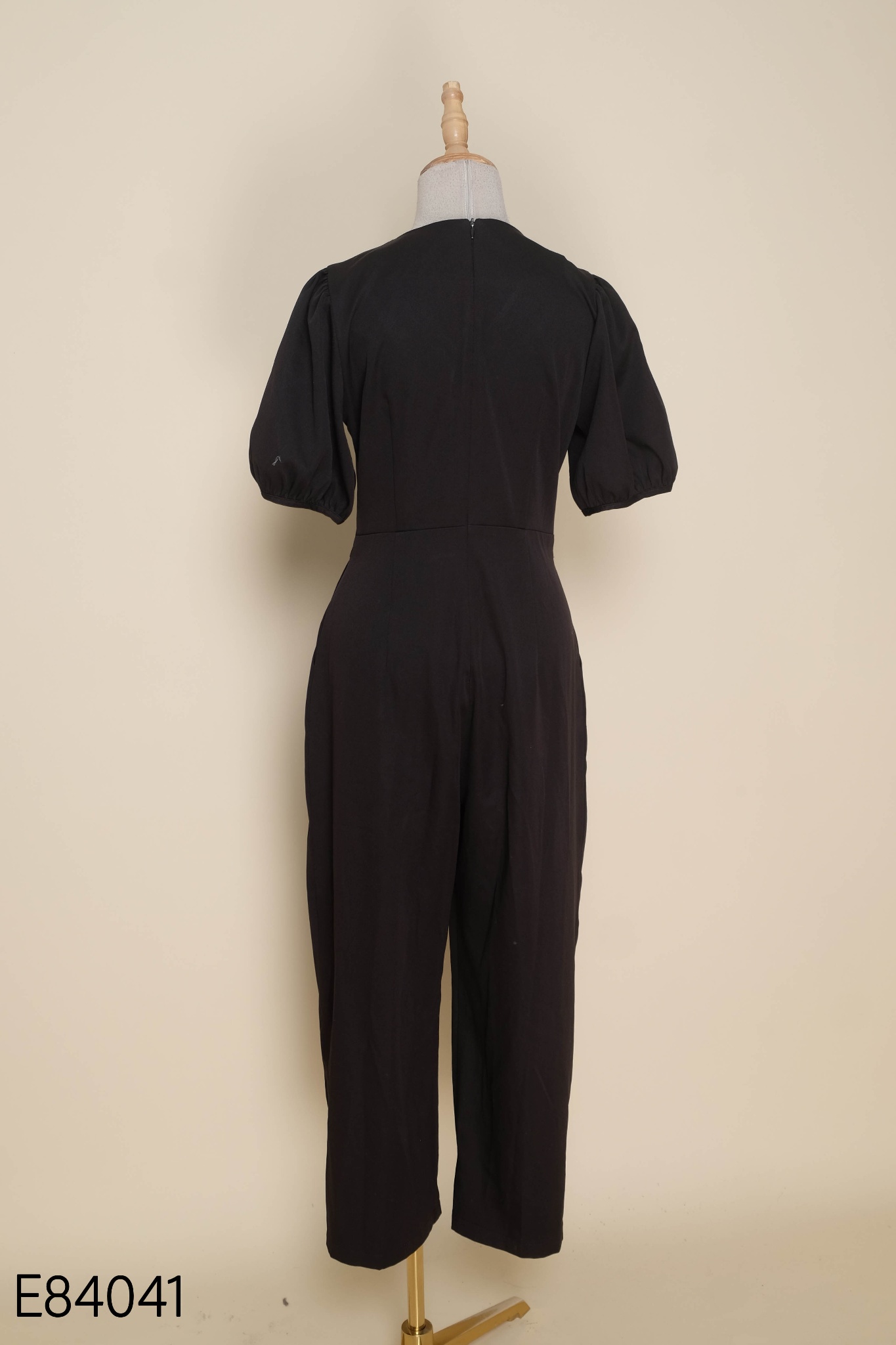 Jumpsuits đen ZYM'S HOUSE cổ V