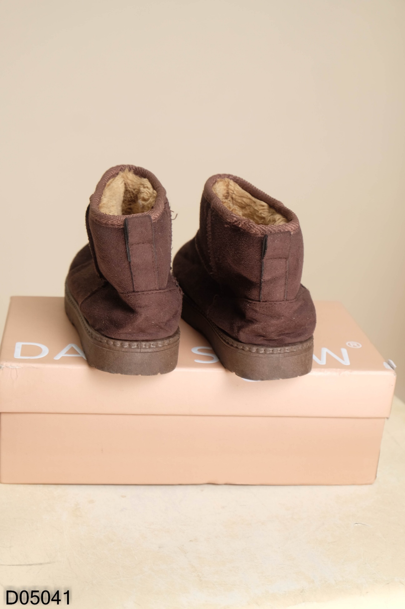 Boots da lộn nâu lót lông kids