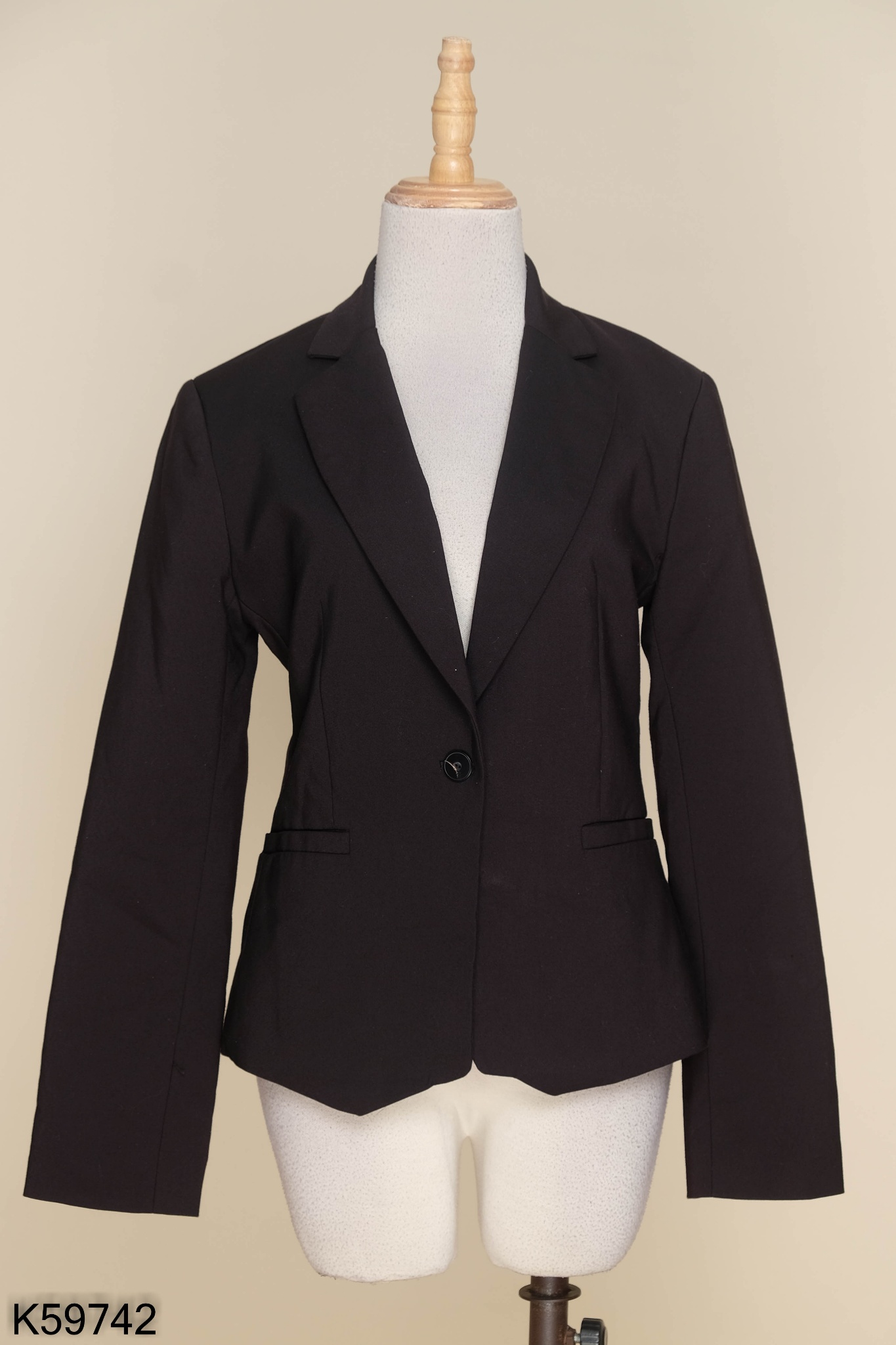 Blazer đen trơn (MANGO xuất dư)