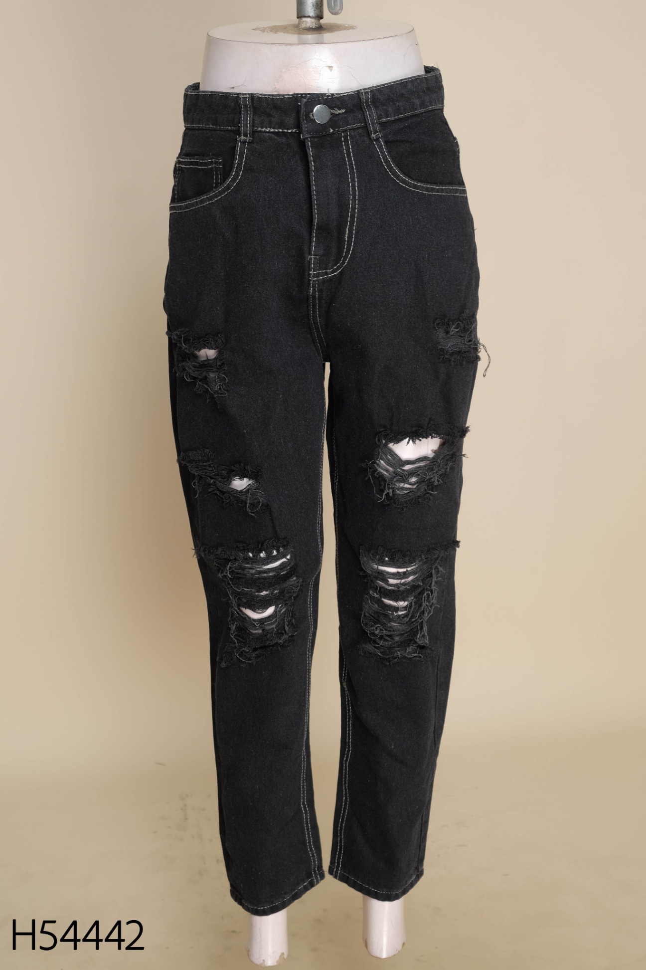 Quần jeans đen rách