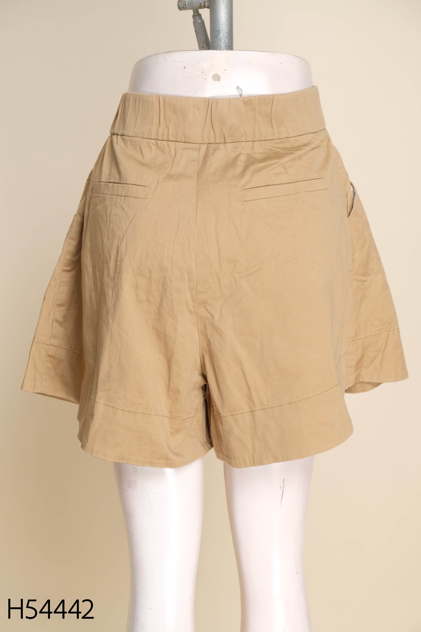 Quần shorts nâu be ly eo