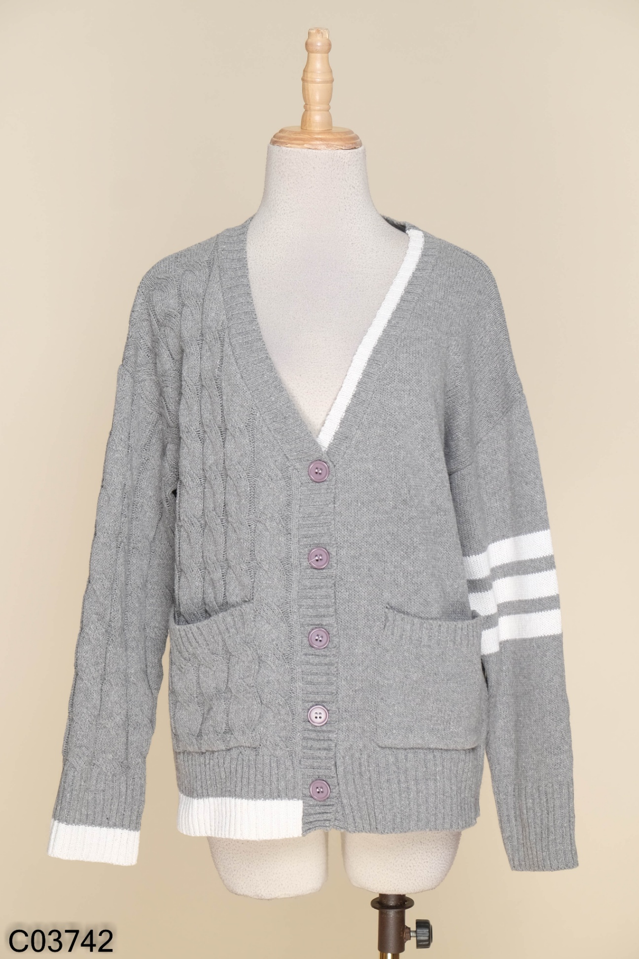 NEWTAG Cardigan len xám phối trằn