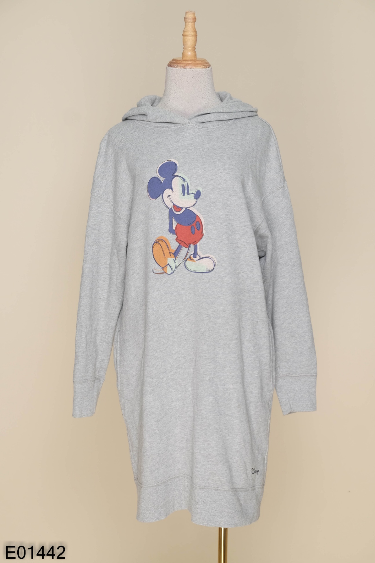 Váy nỉ UNIQLO xám in hình mickey