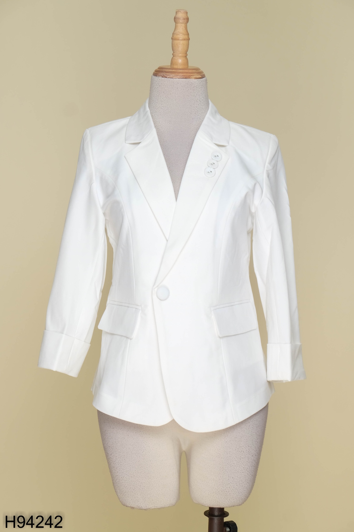 NEWTAG Blazer trắng phối khuy