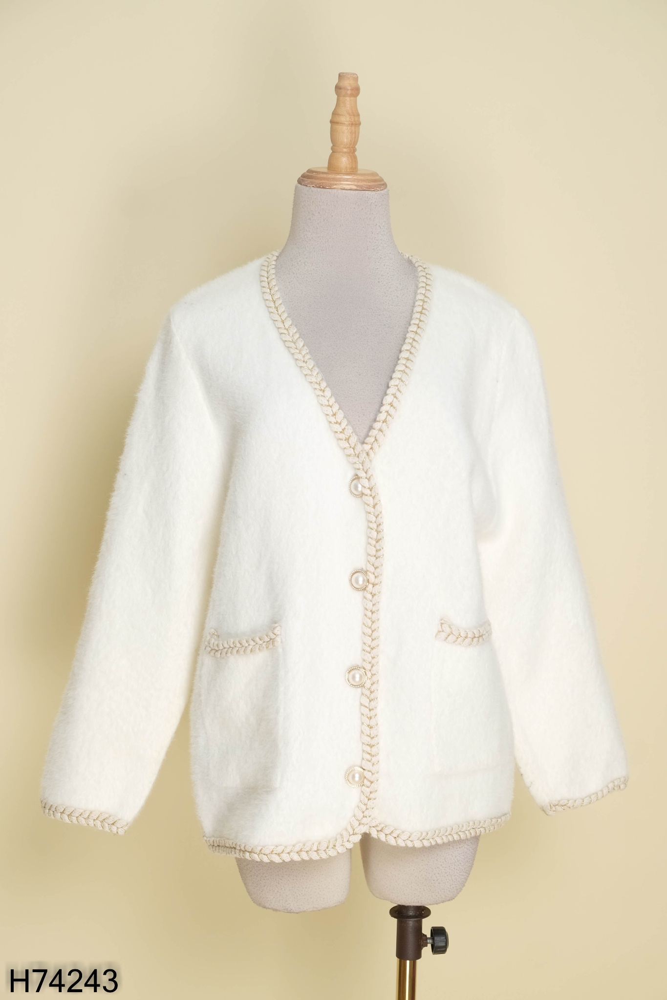 Cardigan len trắng sữa cúc ngọc