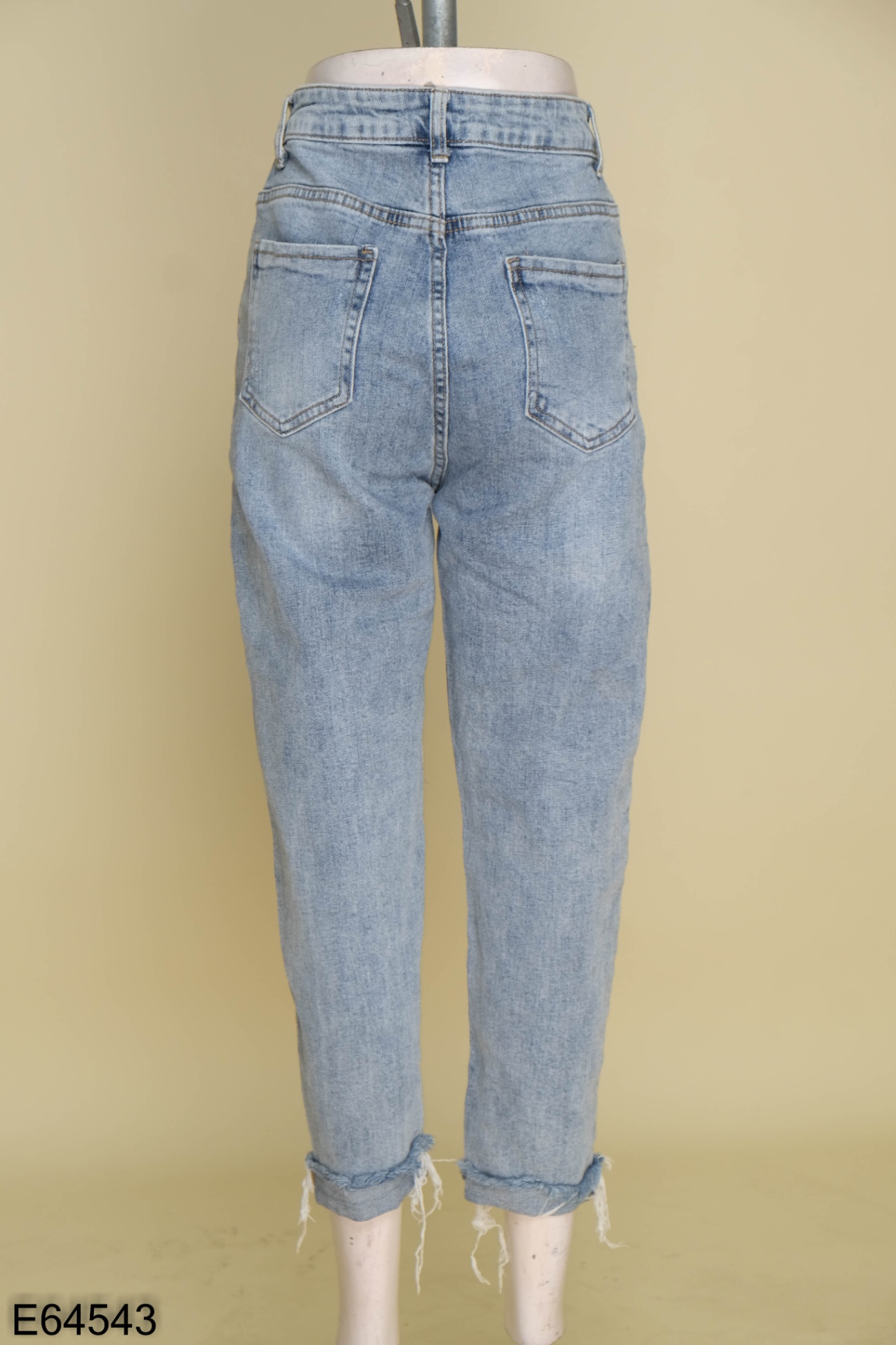 Quần jeans MÉO xanh rách